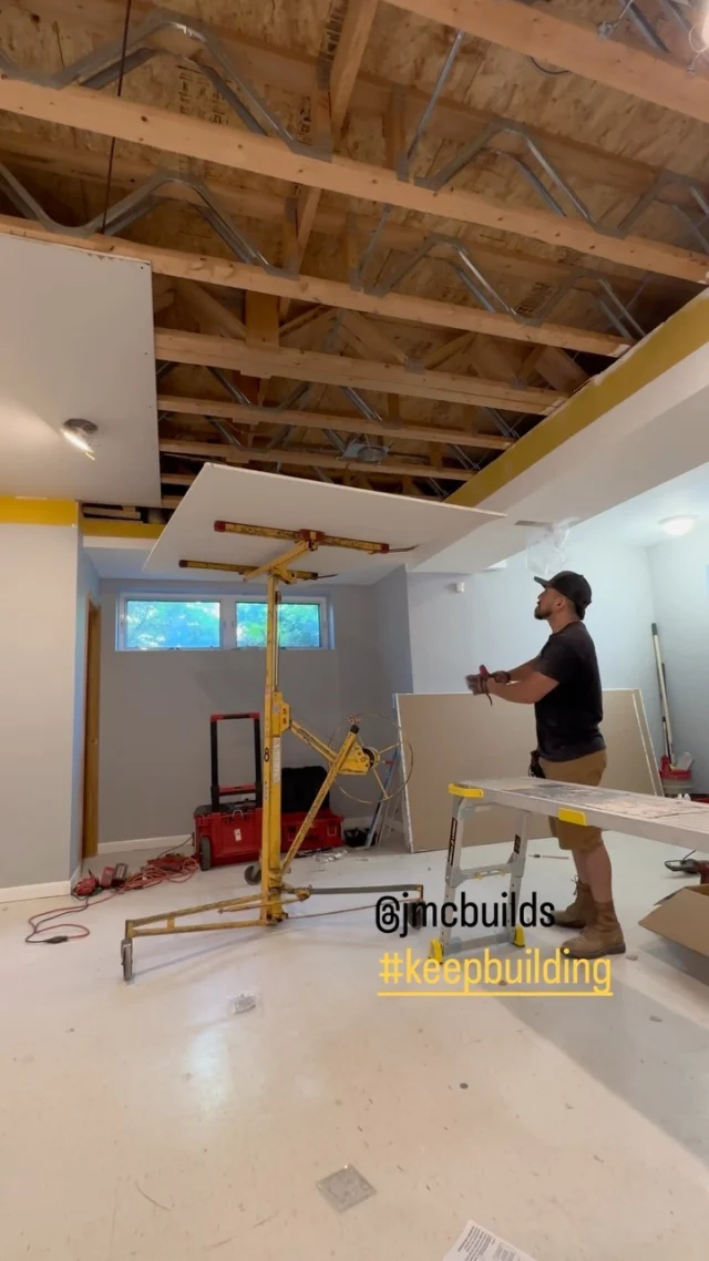 Drywall ceiling installation. DM for more info or email at quote@jmcbuildsit.com #viralreels #fyp #viral #foryoupage #keepbuilding #keephammering #construction #remodeling #godisgreat #masteryourcraft