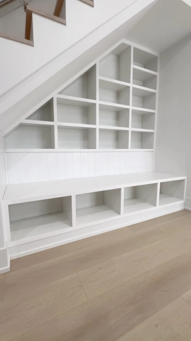 Custom nook bench with shelves $3200
#viralreels #keepbuilding #dıy #diyhomedecor #godisamazing